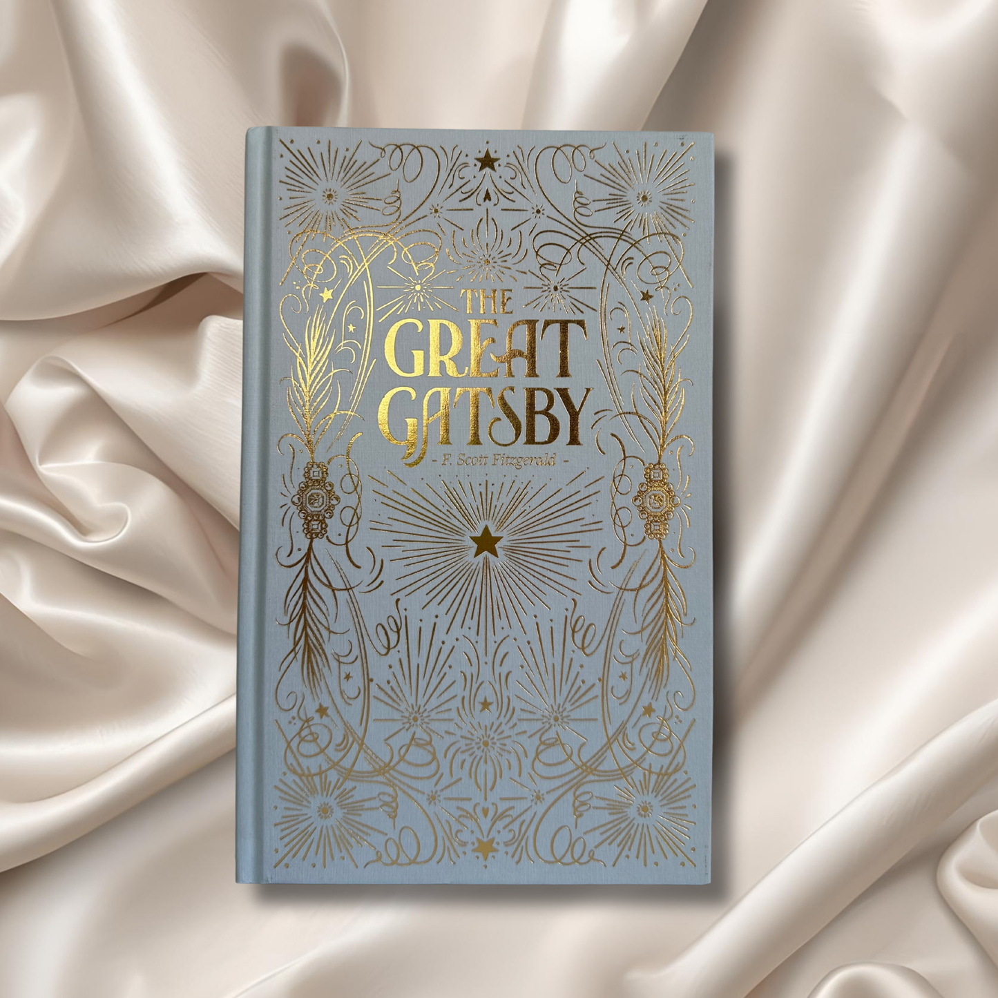 Classic Novels | Hardback Books | The Great Gatsby by F. Scott Fitzgerald | A Tragic Portrait of the American Dream and Illusion l Wordsworth Luxe - Now Only £13.99