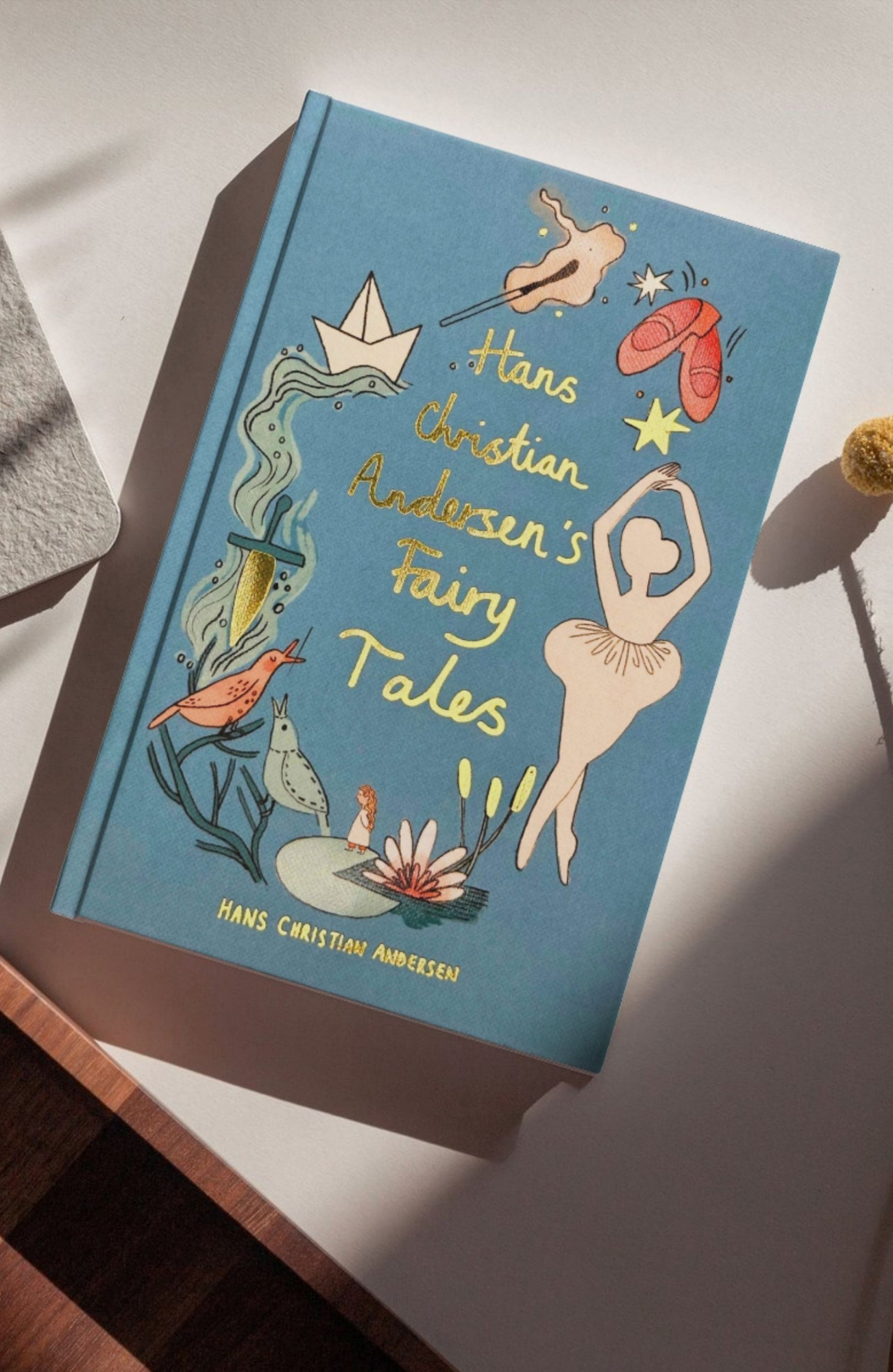 Classic Novels l Wordsworth Collectors Edition l Hans Christian Andersen Fairy Tales featuring more than forty classic stories with illustrations. Now Only £9.99