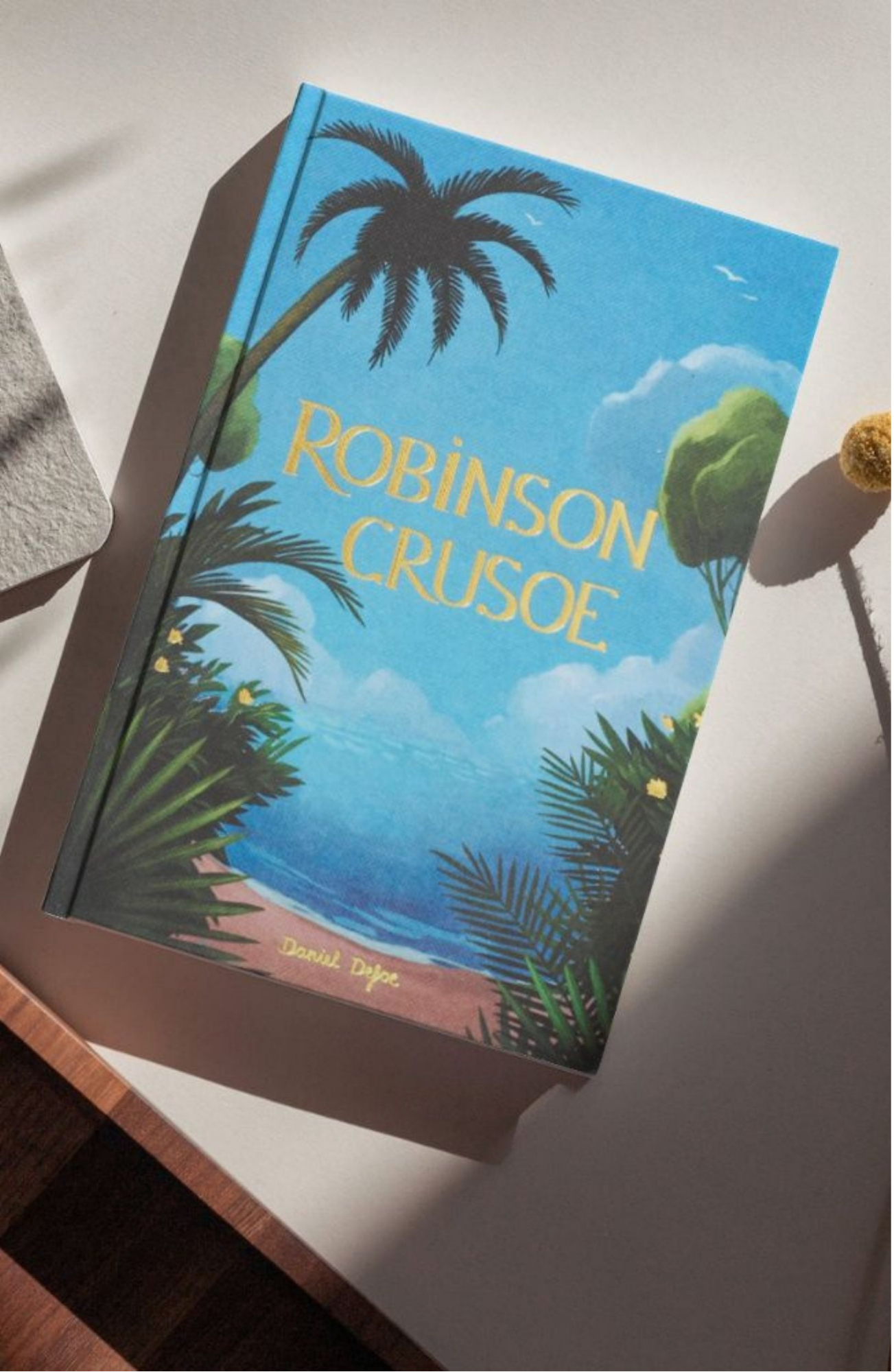 Classic Novels l Wordsworth Collectors Edition l  Robinson Crusoe - Daniel Dafoe. A classic tale of survival, exploration and self reliance on a remote island, Now Only £9.99